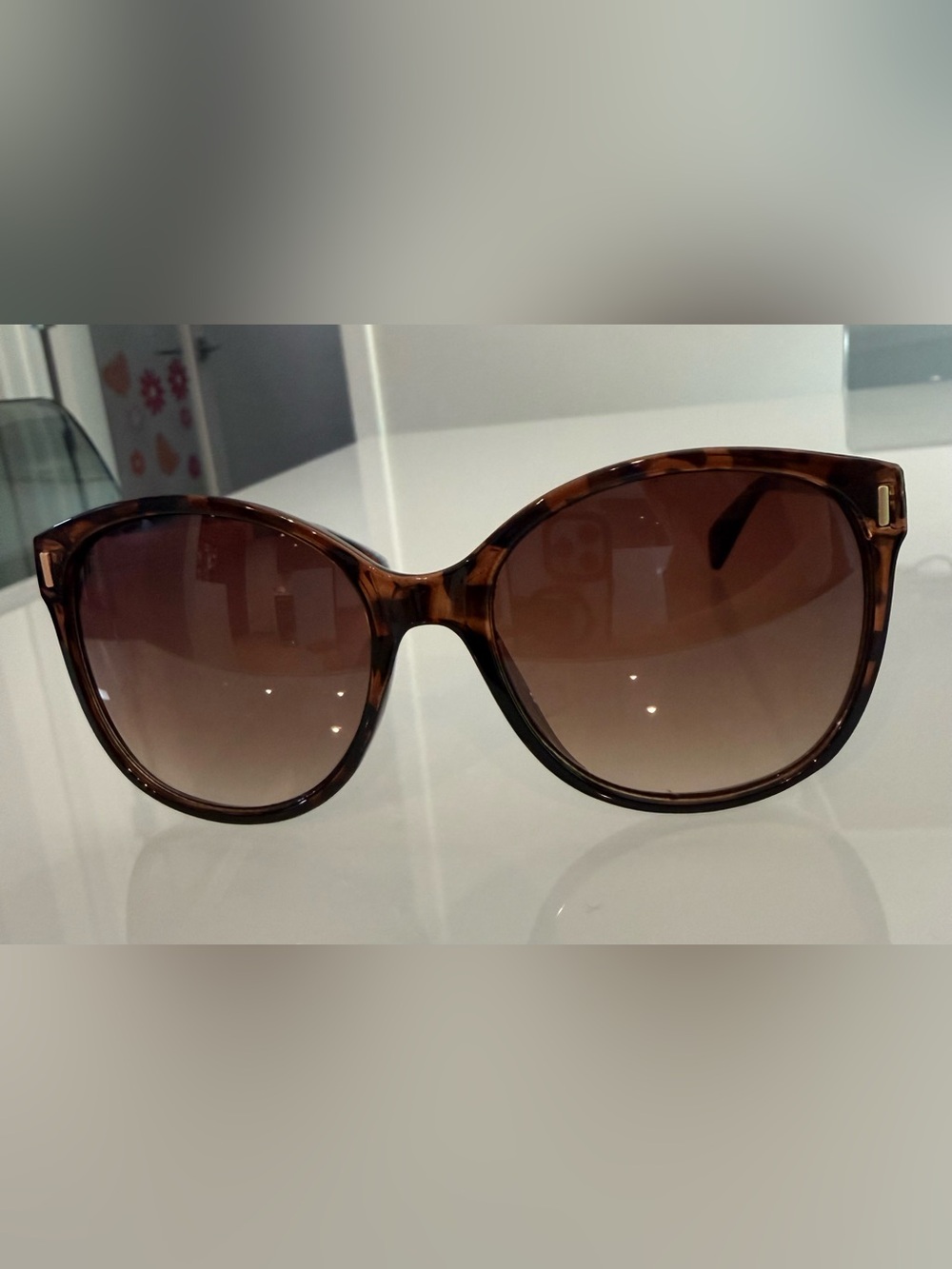 Tahari Tortoiseshell Oversized Women’s Sunglasses - Brown Lenses